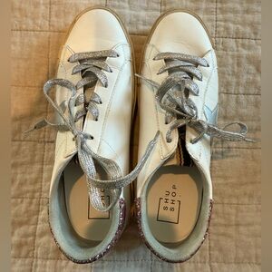 ShuShop Women's Cream and Silver Sneakers